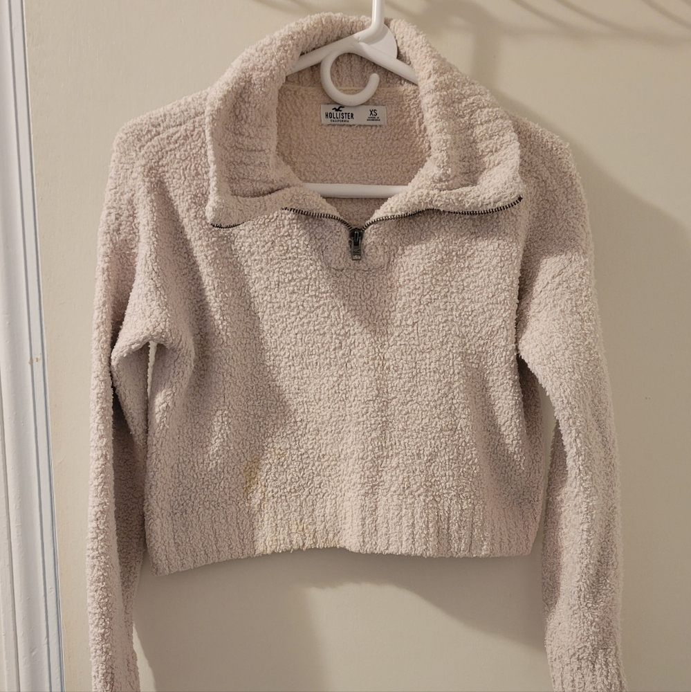 Hollister Women's Cream Cowl Neck Sweater